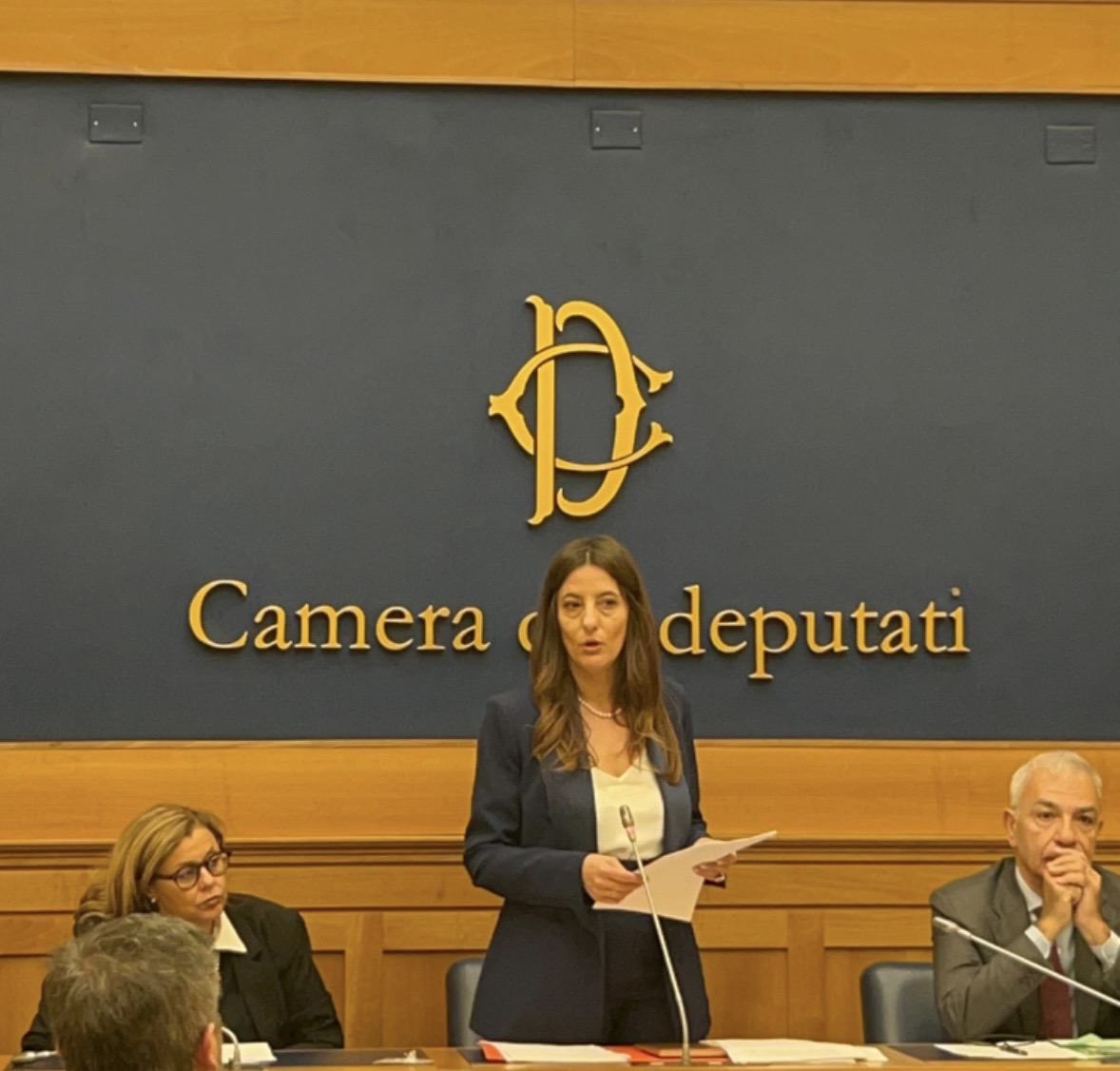 Avvocato Angela Speranza Russo relatrice alla Camera dei Deputati - Presidente ETS Per Marta e Per Tutte